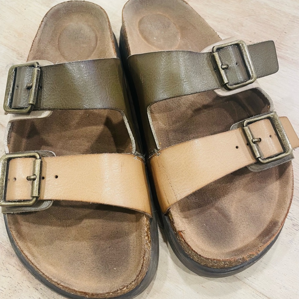 Sandal